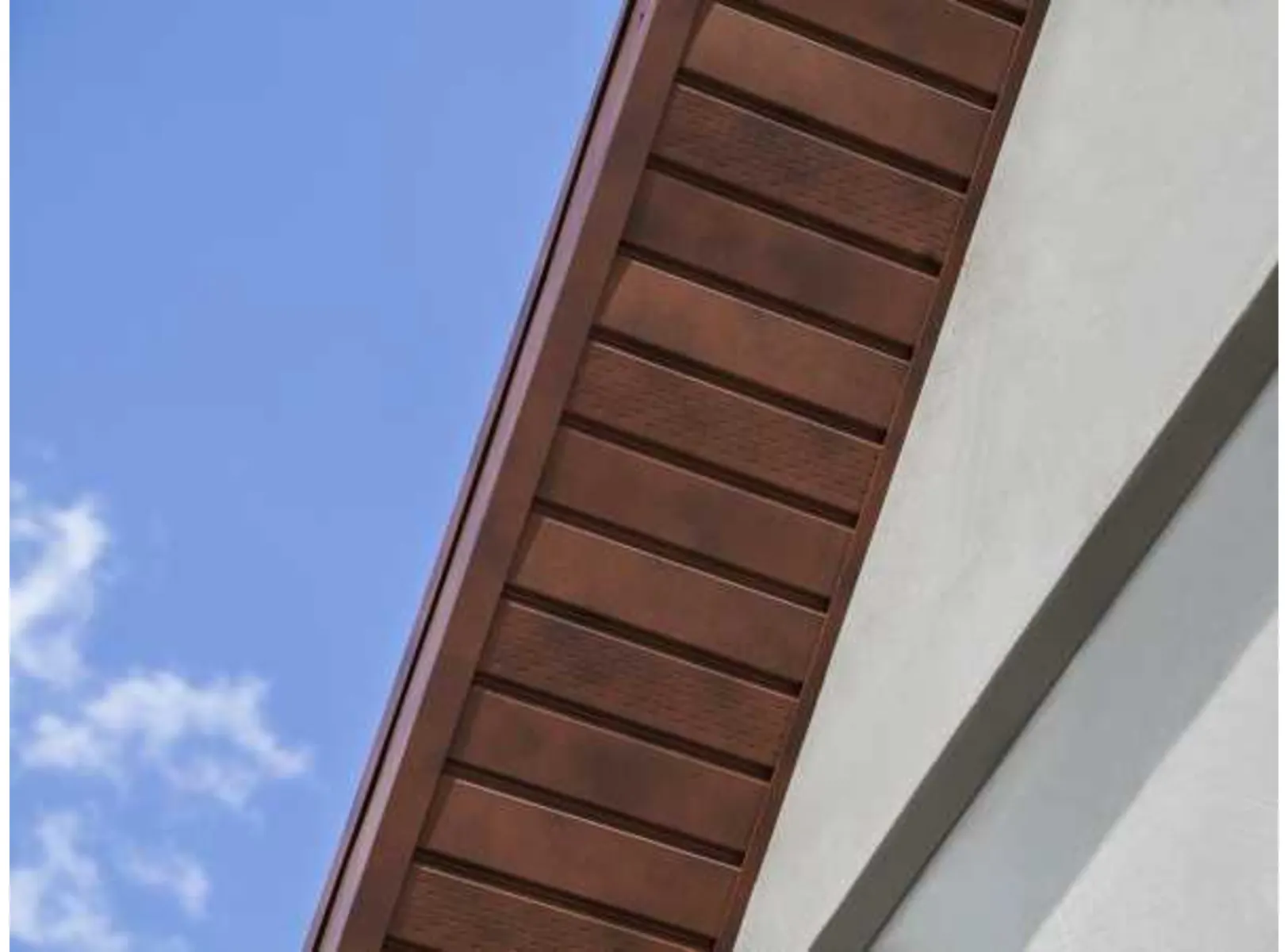 Софит металлический центральная перфорация 0,5 Velur с пленкой RAL 3009 оксидно-красный