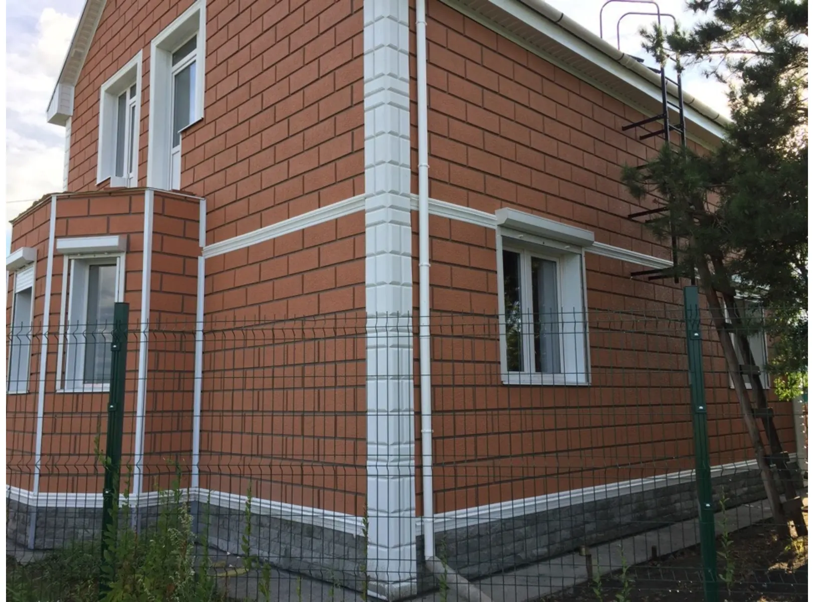 Фасадная панель Альта Профиль Камень Флорентийский Белый 1260х450х27