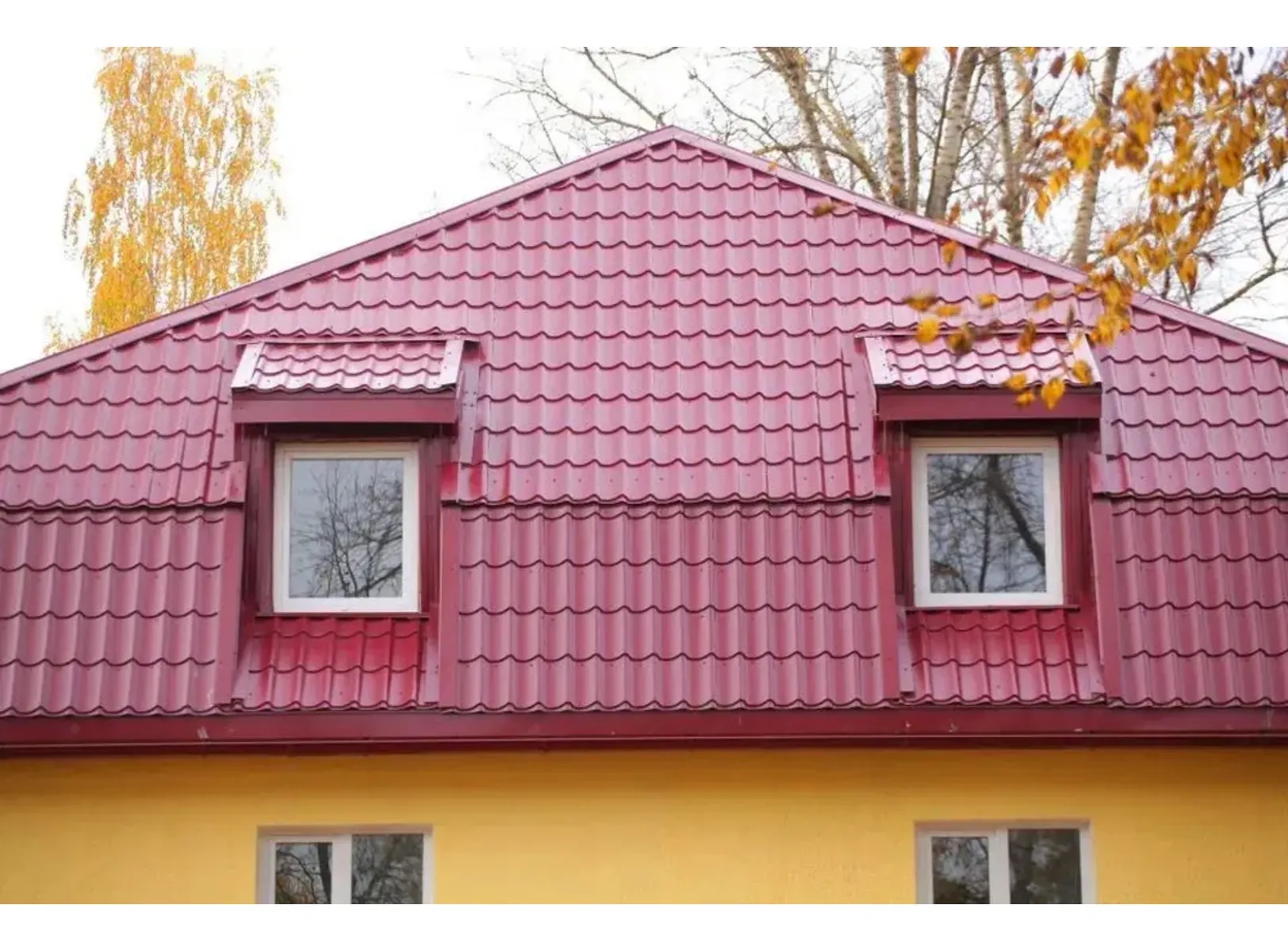 Металлочерепица Grand Line Монтеррей 0,4 Полиэстер RAL 3005 Красное вино