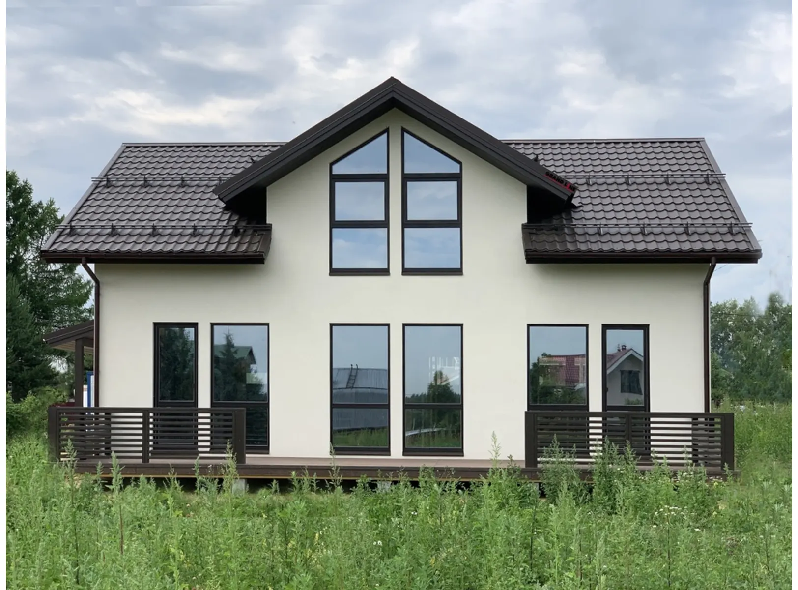 Металлочерепица Grand Line Classic 0,45 Полиэстер RR 32 Темно-коричневый