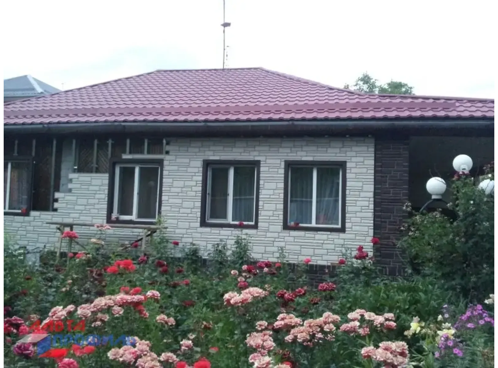 Фасадная панель Альта Профиль Камень Белый 1130х470х23