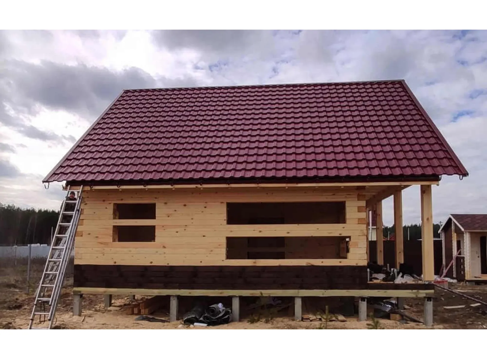Металлочерепица Grand Line Kvinta plus 0,45 Полиэстер RAL 3005 Красное вино