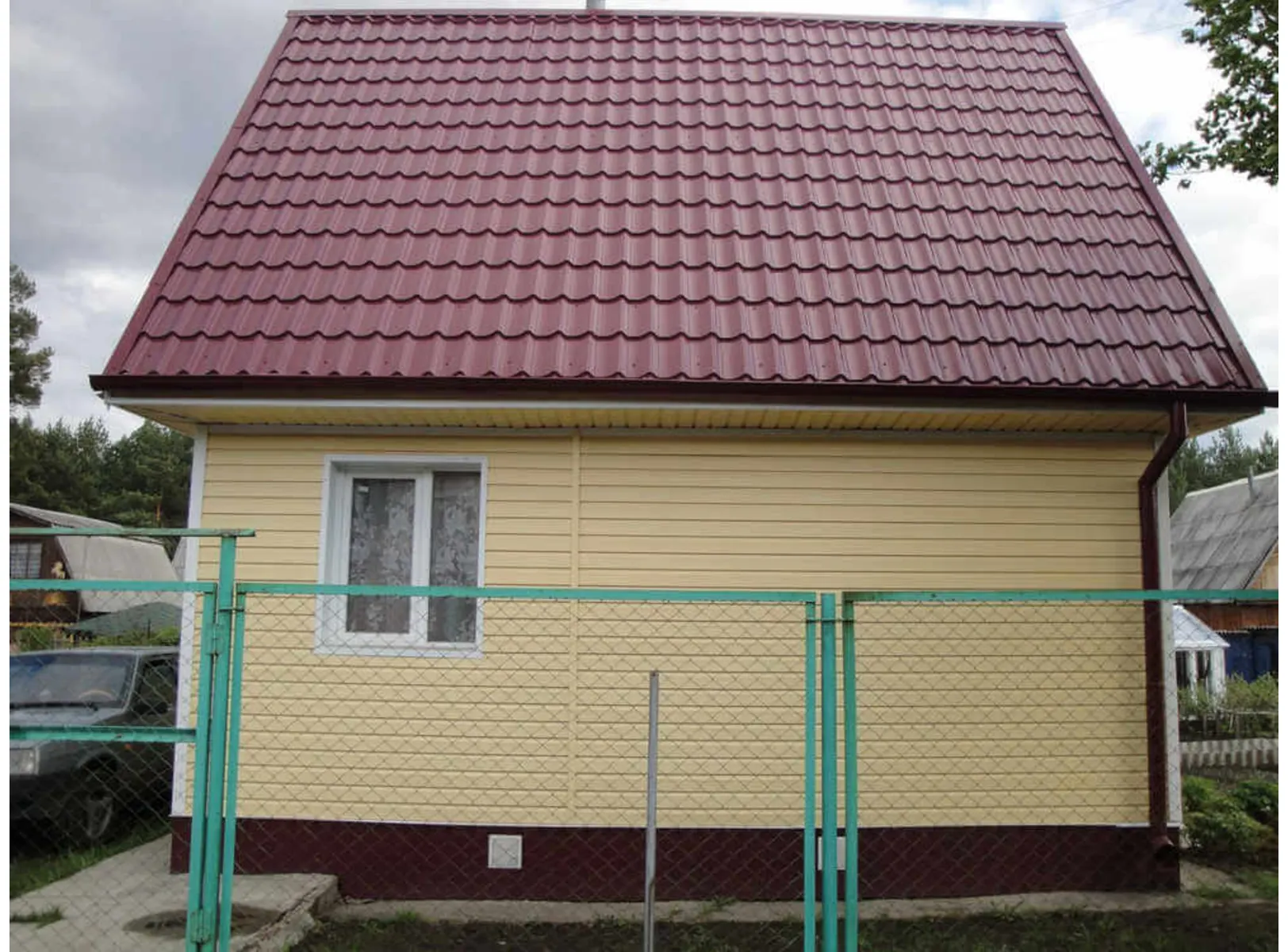 Металлочерепица Металл-Профиль Супермонтеррей 0,5 VikingMP® E RAL 3005 Красное вино