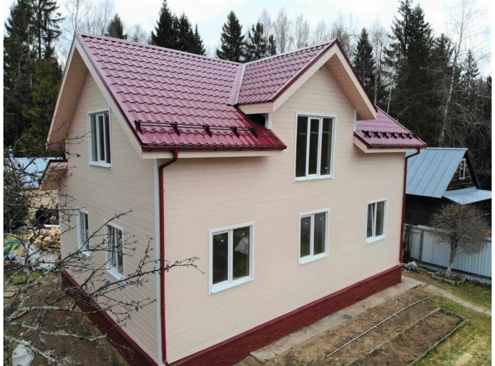 Металлочерепица Металл-Профиль Ламонтерра 0,4 Полиэстер RAL 3005 Красное вино