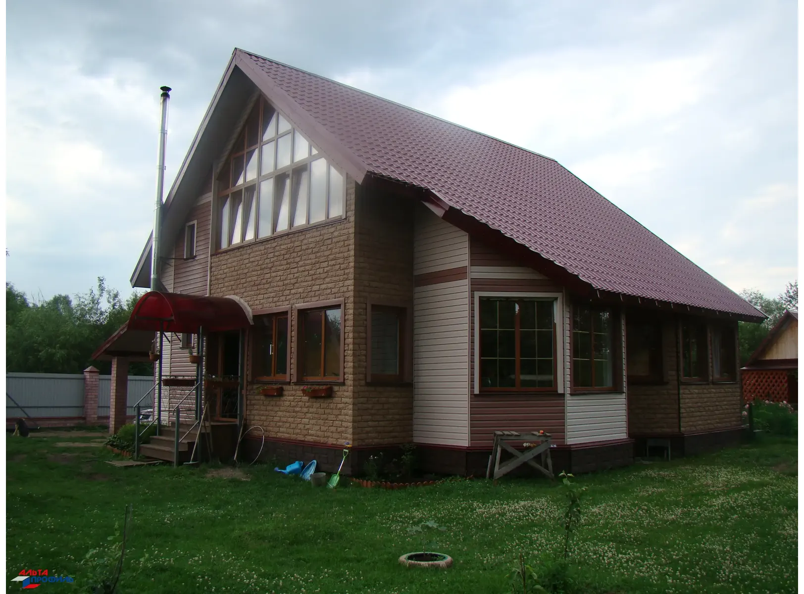 Виниловый сайдинг Альта-Профиль КАНАДА ПЛЮС Персиковый 3660x230x1.1